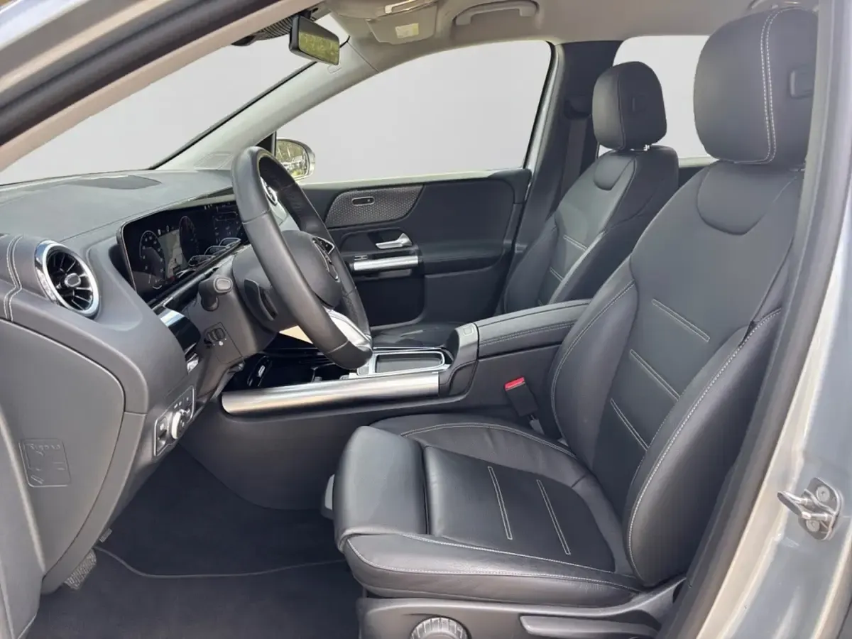 Gebraucht Mercedes B250e Progressive 120 PS (88 kW) 2024 Silber Van / Kleinbus