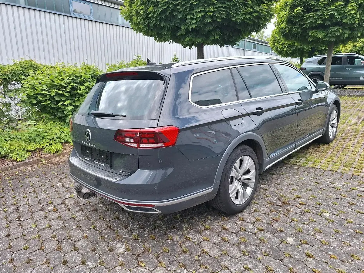 Usata VW Passat 190 CV (139 kW) 2020 Grigio Station wagon
