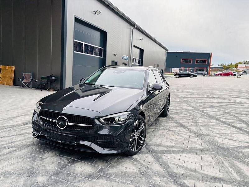 Grau Gebraucht 2022 Mercedes C300e Avantgarde Limousine | 28.900 € (Guter Preis) - Bild 1/4