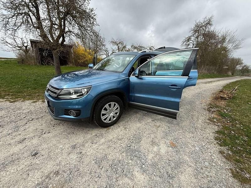 Gebraucht VW Tiguan Life 177 PS (130 kW) 2014 Blau SUV