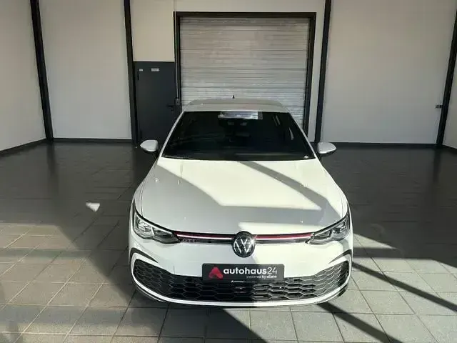 Gebraucht VW Golf VIII GTI 245 PS (180 kW) 2024 Weiß Limousine