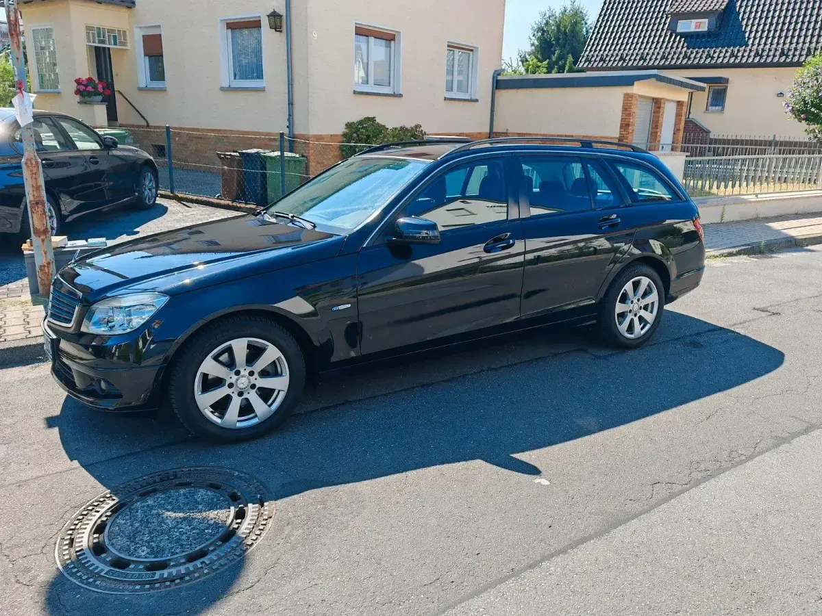 Gebraucht Mercedes C180 Elegance 156 PS (114 kW) 2010 Schwarz Kombi