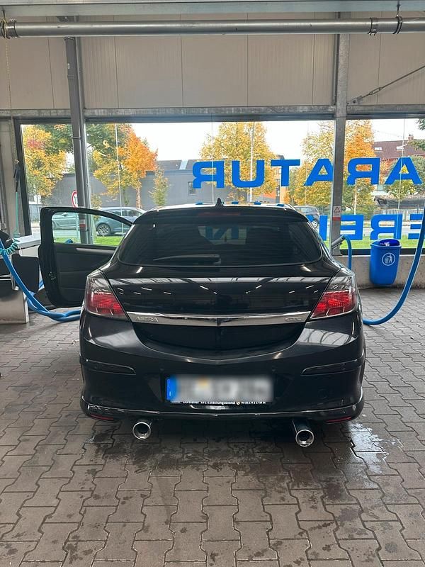 Schwarz Gebraucht 2006 Opel Astra GTC Kleinwagen | 2.000 € (Fairer Preis) - Bild 1/4