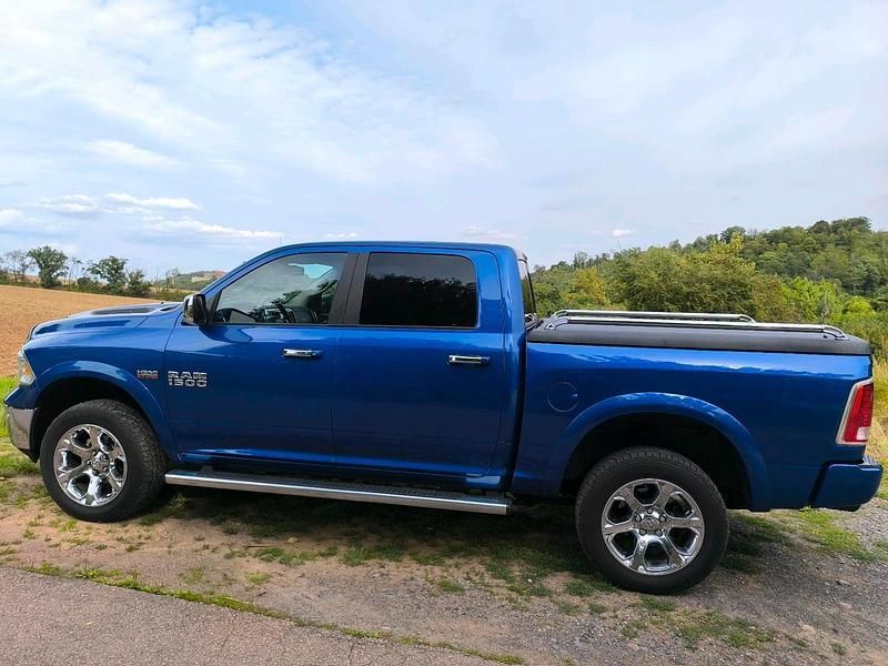 Blau Gebraucht 2016 Dodge Ram Abholung | 35.900 € (Teuer) - Bild 1/4
