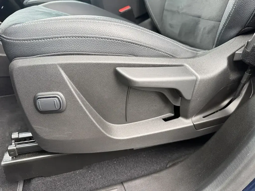 Gebraucht Mercedes EQT200 89 kW (122 PS) 2023 Blau Van / Kleinbus