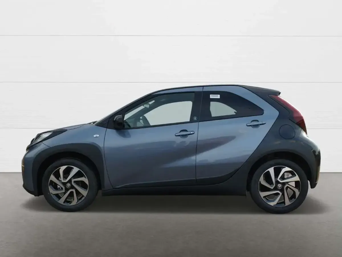 Neu Toyota Aygo X 72 PS (52 kW) 2026 1k3)/ black mica (209) (grau SUV