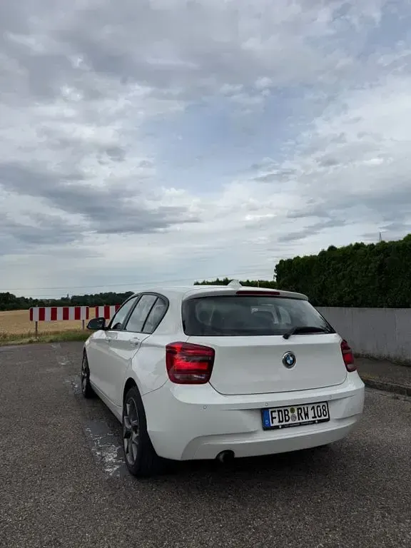 Gebraucht BMW 116 136 PS (100 kW) 2014 Weiß Kleinwagen