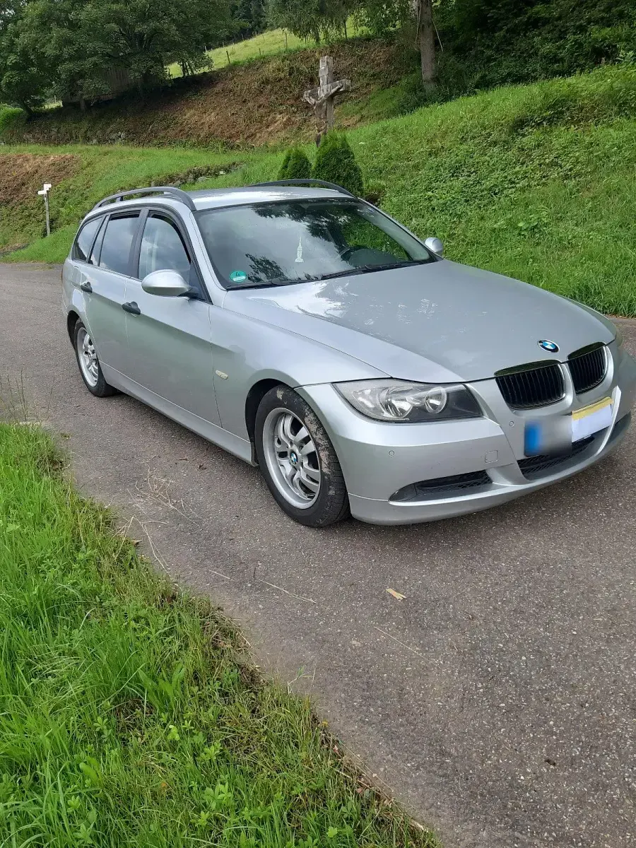 Gebraucht BMW 320 163 PS (119 kW) 2006 Silber Kombi