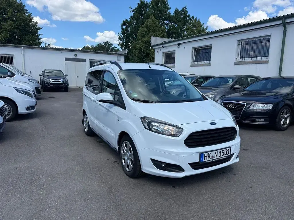 Gebraucht Ford Tourneo Courier Trend 95 PS (69 kW) 2017 Weiß Van / Kleinbus