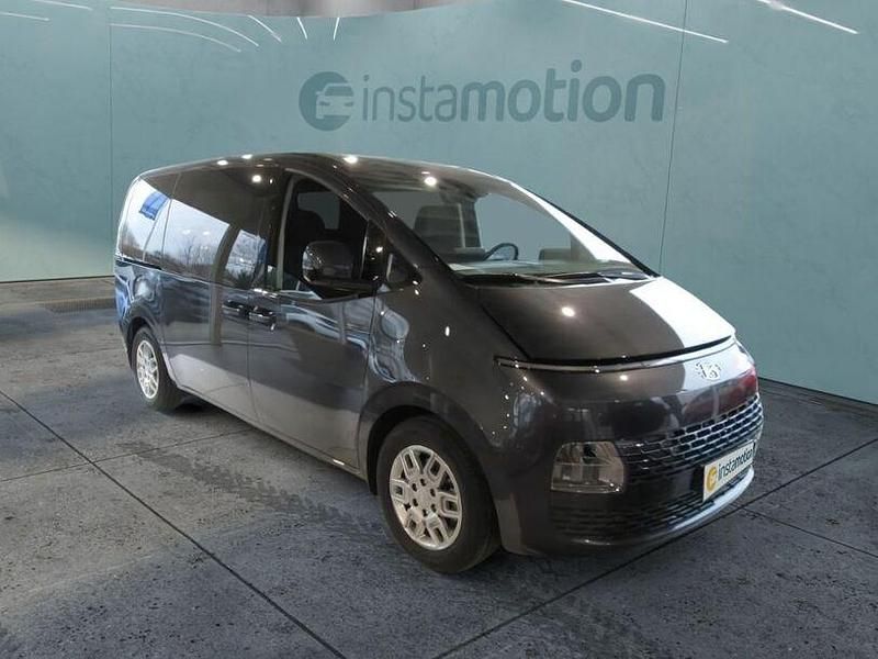 Gebraucht Hyundai Staria 177 PS (130 kW) 2024 Grau Van / Kleinbus