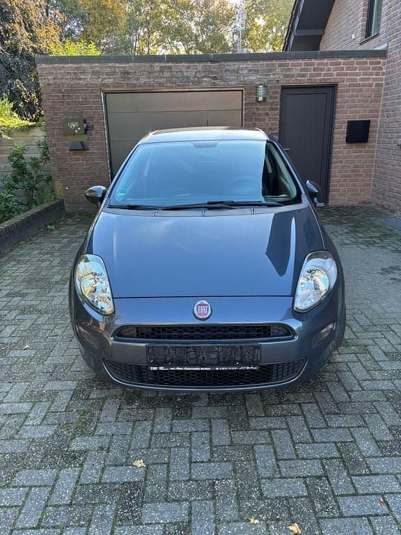 Grau Gebraucht 2014 Fiat Punto Kleinwagen | 3.200 € (Superpreis) - Bild 1/4