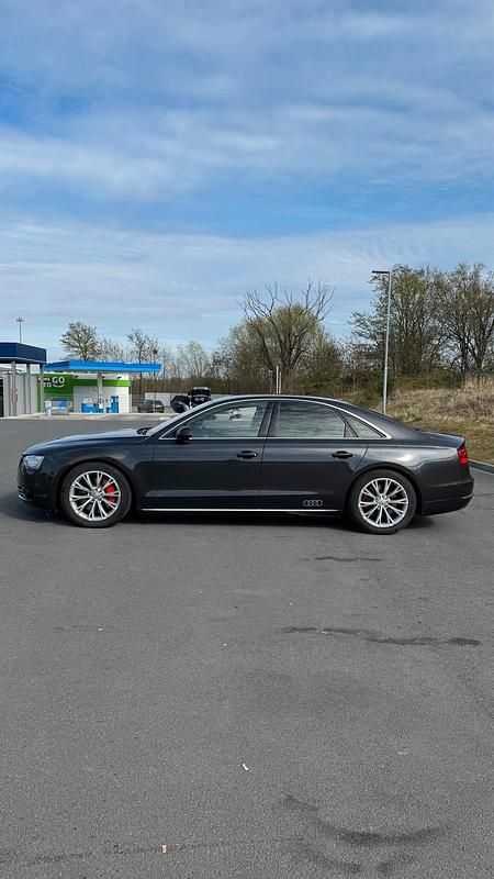 Second-hand Audi A8 2010 Maro Berlinǎ