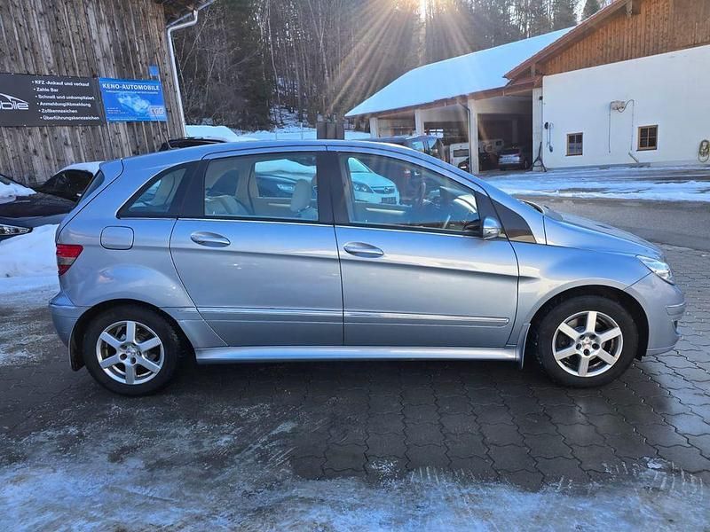 Gebraucht Mercedes B200 136 PS (100 kW) 2006 Silber Van / Kleinbus