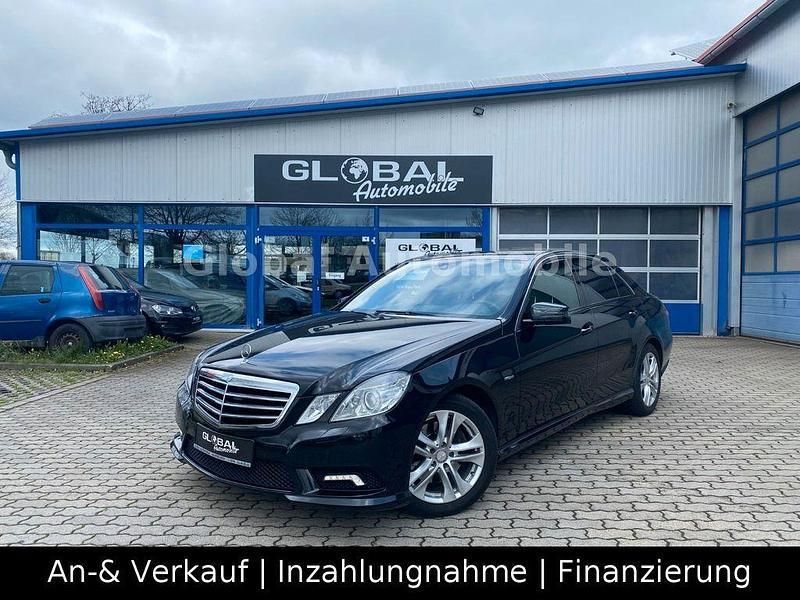 Obsidianschwarz metalliclack Gebraucht 2009 Mercedes E250 AMG line Limousine | 9.490 € (Fairer Preis) - Bild 1/4