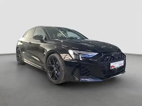 Gebraucht Audi RS3 Ambiente 400 PS (294 kW) 2025 Blau (ascariblau metallic) Limousine
