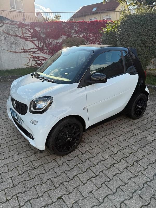 Weiß Gebraucht 2019 Smart ForTwo Cabrio Cabrio | 17.500 € (Etwas zu teuer) - Bild 1/4