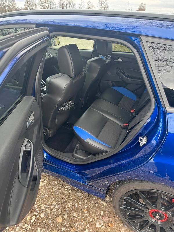 Gebraucht Ford Focus ST 250 PS (183 kW) 2017 Blau Kombi