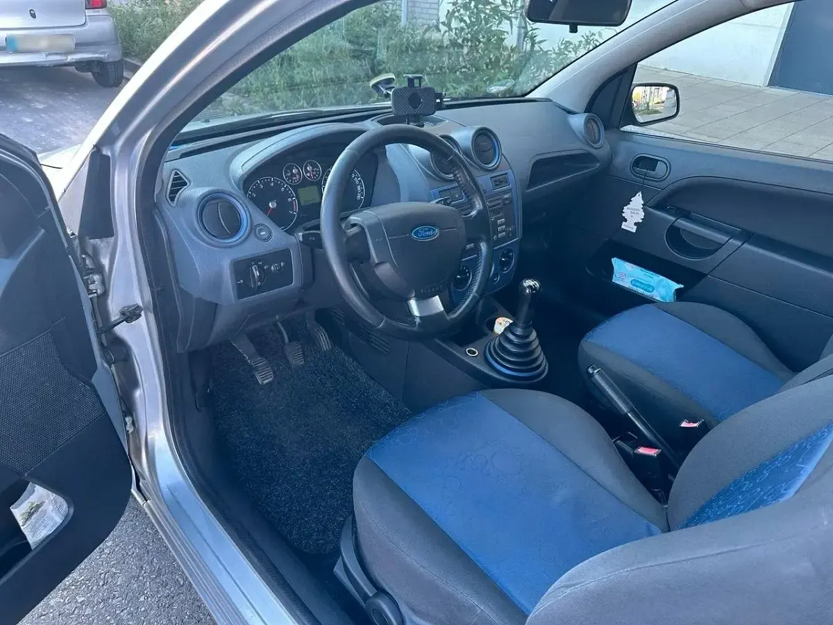 Gebraucht Ford Fiesta Trend 60 PS (44 kW) 2008 Grau Kleinwagen