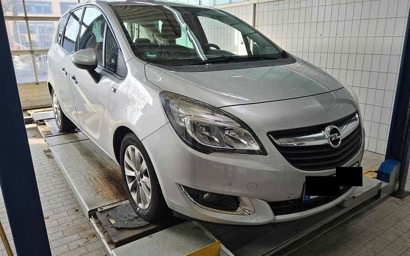 Gebraucht Opel Meriva drive 120 PS (88 kW) 2016 Silber Van / Kleinbus