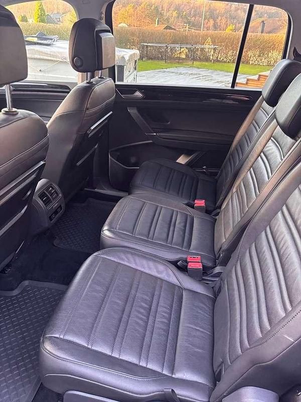 Gebraucht VW Touran Highline 150 PS (110 kW) 2016 Grau Van / Kleinbus