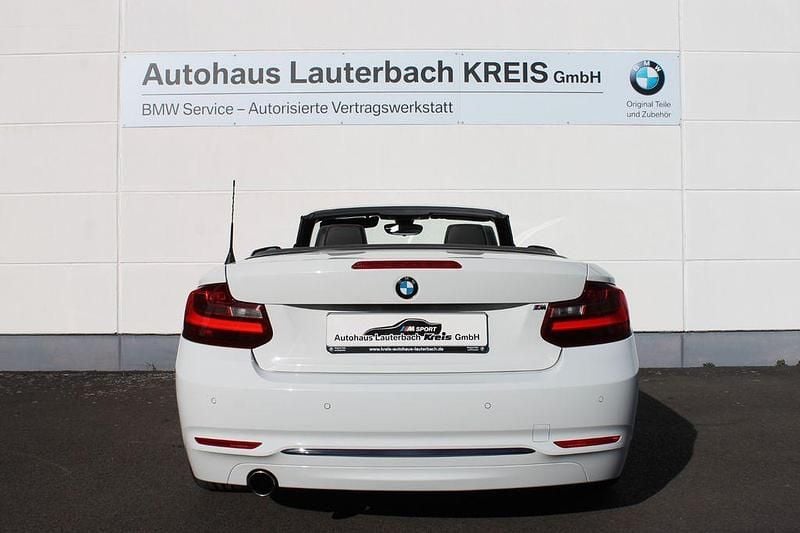 Gebraucht BMW 220 Sport Line 184 PS (135 kW) 2015 Weiß Cabrio