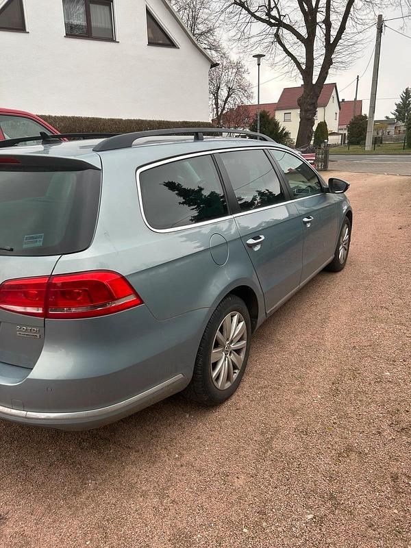 Gebraucht VW Passat Comfortline 140 PS (102 kW) 2011 Grau Kombi