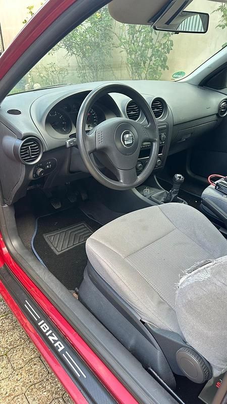 Gebraucht Seat Ibiza 65 PS (47 kW) 2002 Rot Kleinwagen