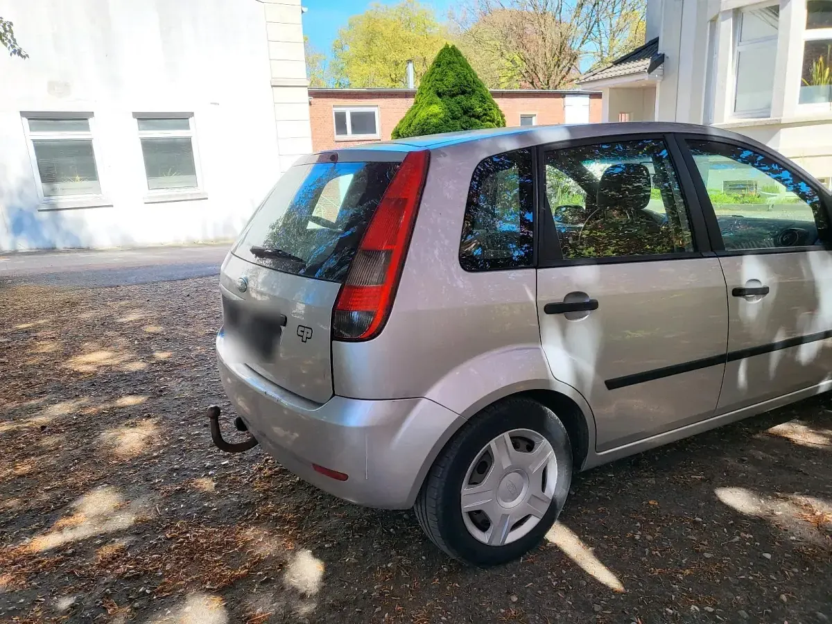 Usata Ford Fiesta 80 CV (58 kW) 2002 Grigio Utilitaria