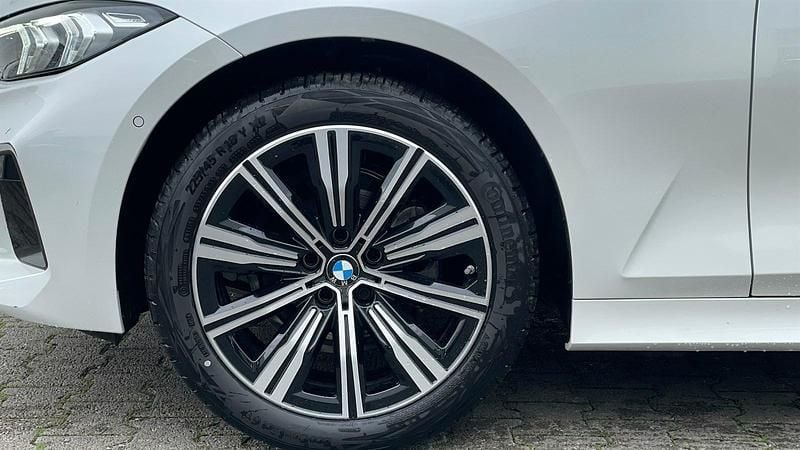 Gebraucht BMW 320 Efficient Dynamics 190 PS (139 kW) 2024 Mineralweiß metallic Kombi