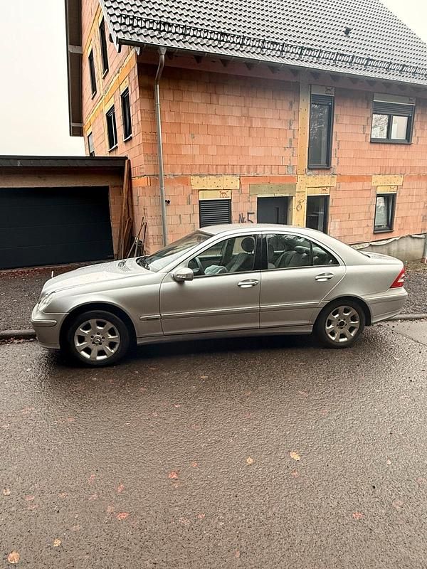 Gebraucht Mercedes C200 123 PS (90 kW) 2005 Silber Limousine