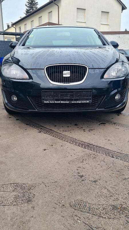 Usata Seat Leon 105 CV (77 kW) 2012 Nero Berlina