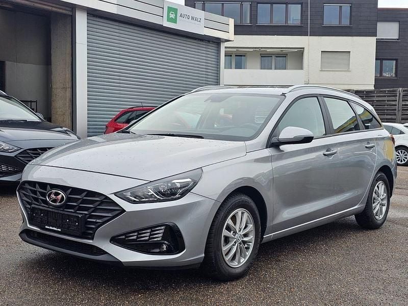 Gebraucht Hyundai i30 Comfort 120 PS (88 kW) 2024 Silber Kombi