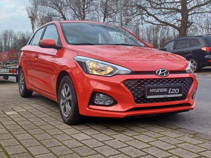 Rot Gebraucht 2020 Hyundai i20 Trend Limousine | 11.990 € (Guter Preis) - Bild 1/4