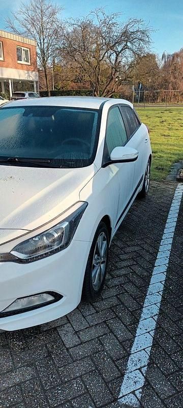 Gebraucht Hyundai i20 YES! 84 PS (61 kW) 2017 Weiß Kleinwagen