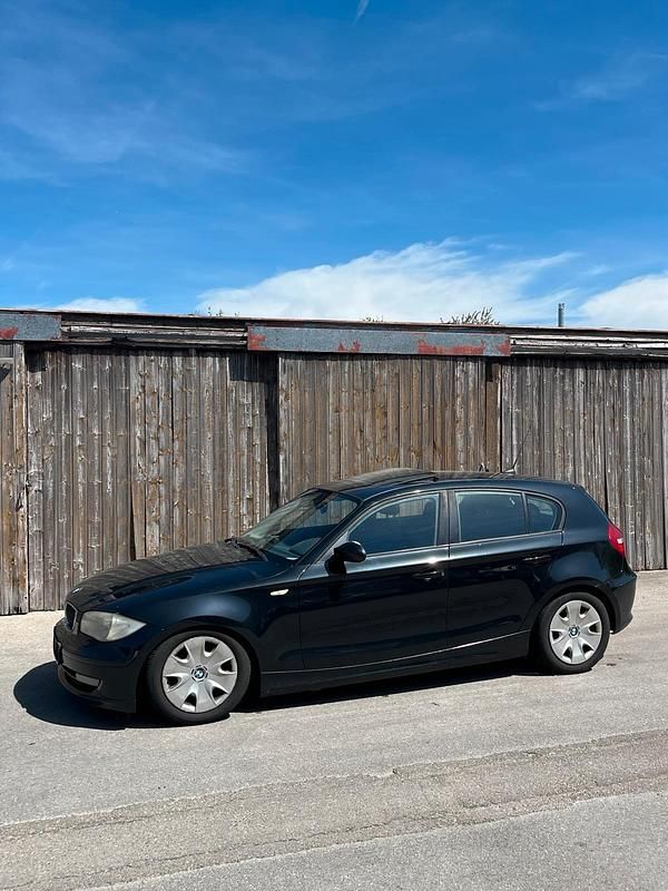 Second-hand BMW 120 2007 Negru Hatchback