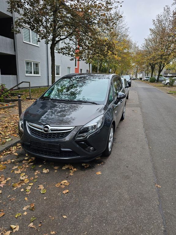Grau Gebraucht 2016 Opel Zafira Tourer Business Van / Kleinbus | 12.600 € (Guter Preis) - Bild 1/4