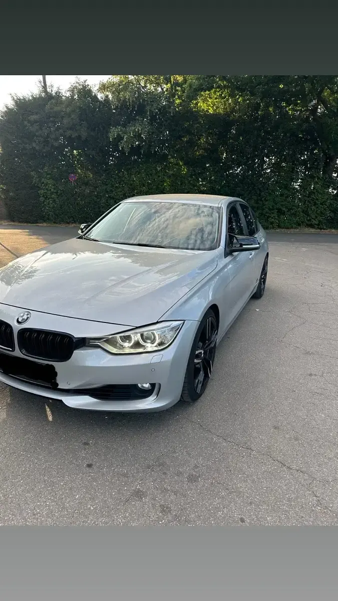 Gebraucht BMW 320 184 PS (135 kW) 2012 Grau Limousine