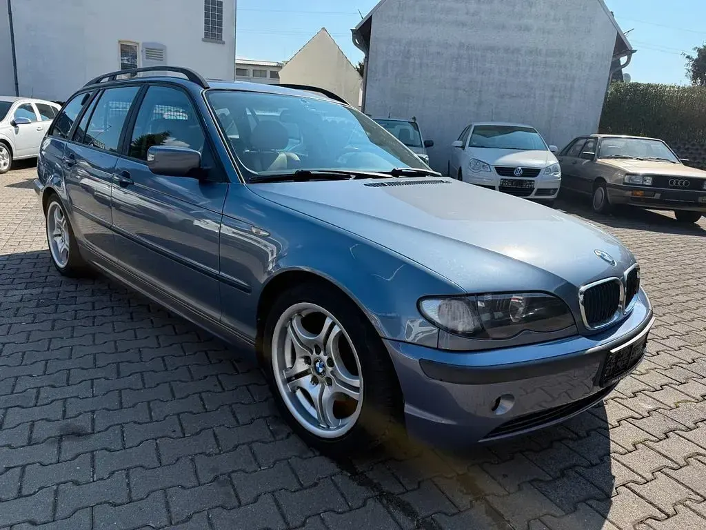 Gebraucht BMW 318 143 PS (105 kW) 2002 Blau Kombi