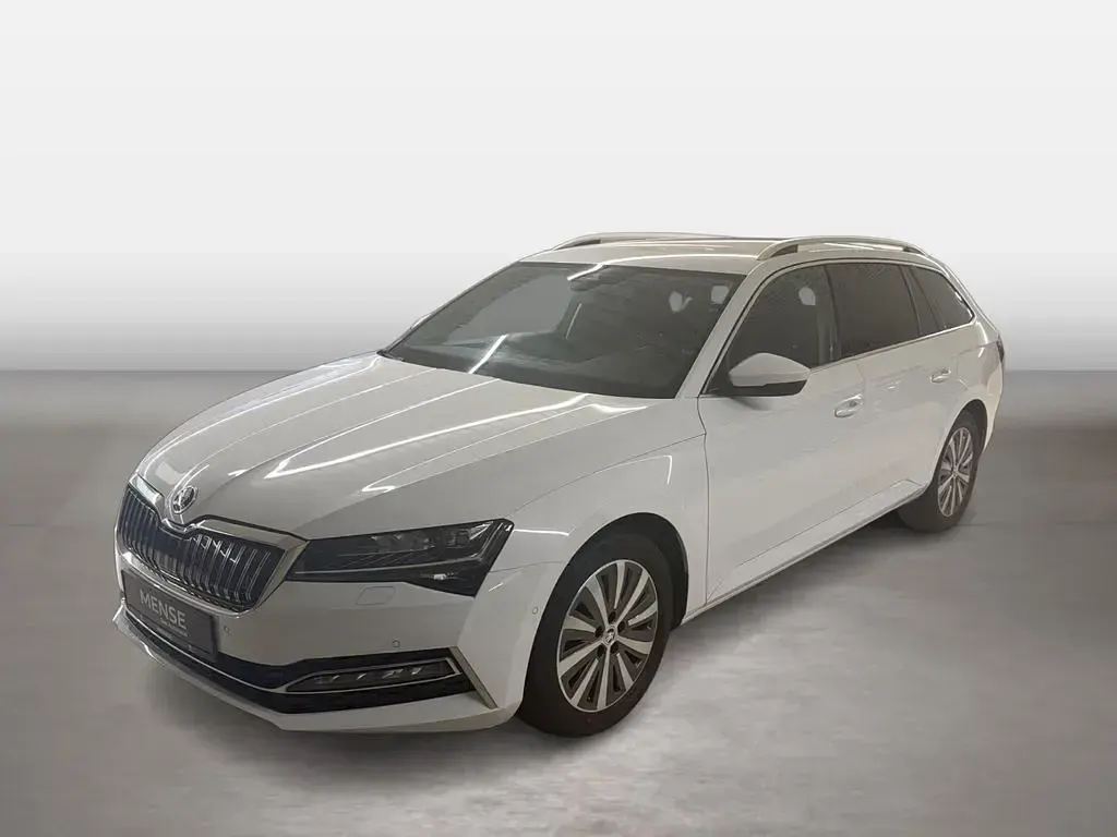 Gebraucht Skoda Superb Style 218 PS (160 kW) 2022 Moonweiß perleffekt Kombi