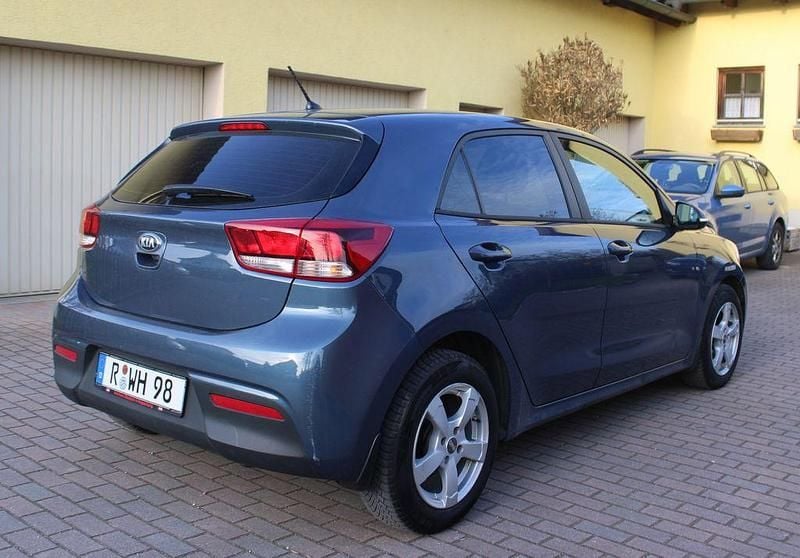 Gebraucht Kia Rio Edition 7 99 PS (72 kW) 2019 Blau Limousine
