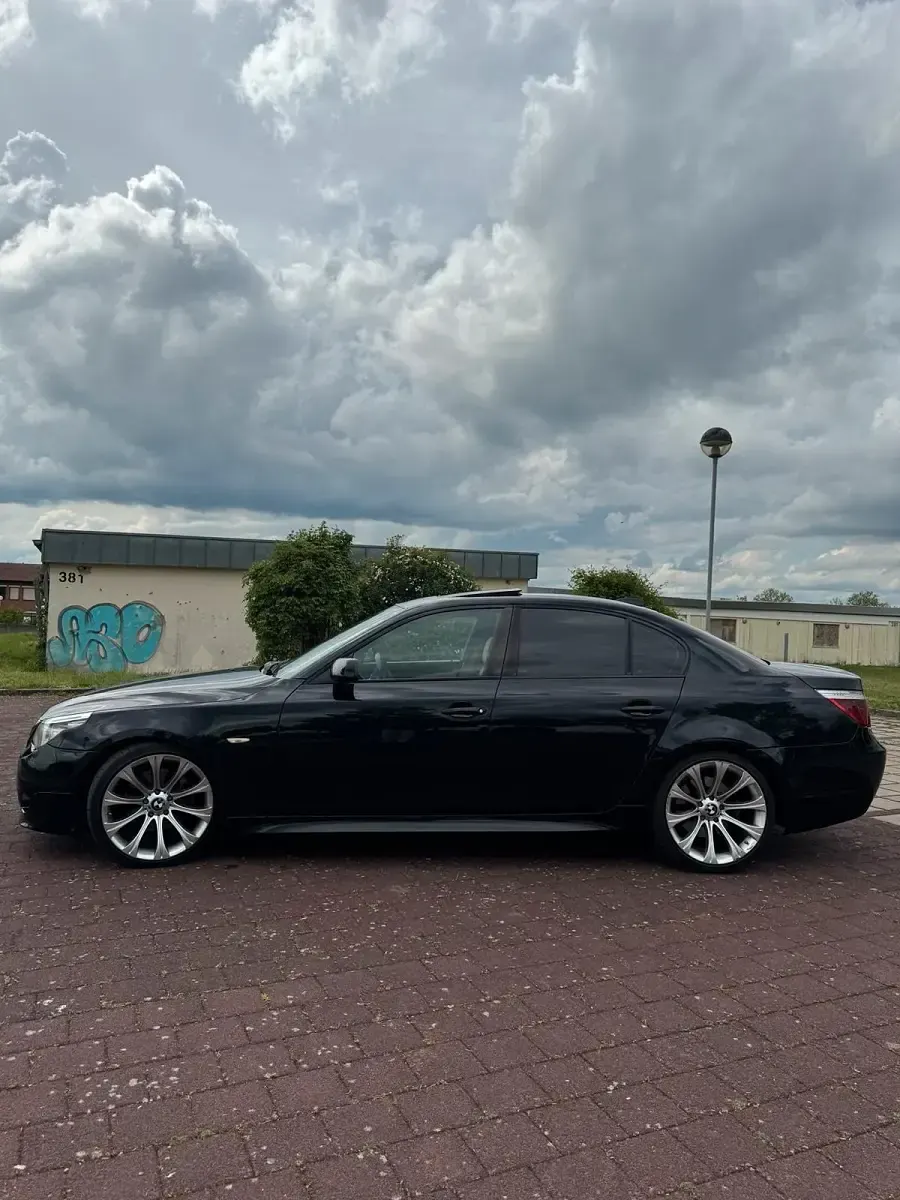 Gebraucht BMW 530 M Sport 235 PS (172 kW) 2008 Schwarz Limousine