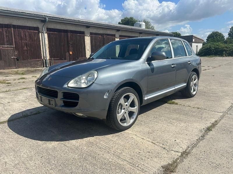 Grau Gebraucht 2004 Porsche Cayenne S SUV | 7.450 € (Etwas zu teuer) - Bild 1/4