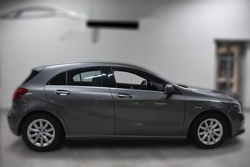 Gebraucht Mercedes A180 109 PS (80 kW) 2016 Grau metallic
