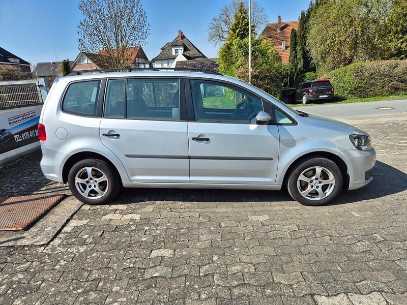 Gebraucht VW Touran 105 PS (77 kW) 2010 Silber Van / Kleinbus
