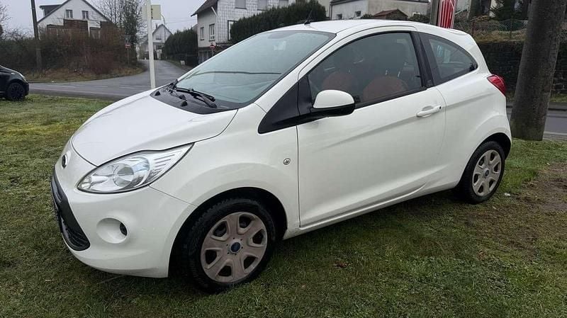 Gebraucht Ford Ka Trend 69 PS (50 kW) 2012 Crystalweiß Kleinwagen
