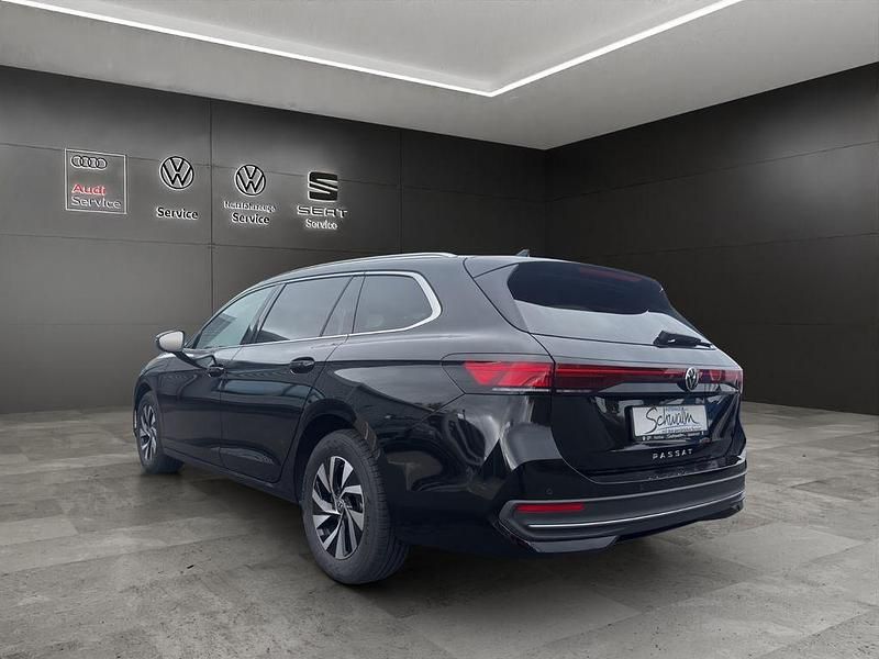 Gebraucht VW Passat Business 150 PS (110 kW) 2025 Schwarz Kombi