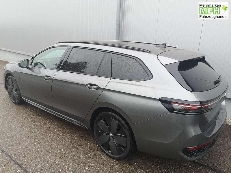 Neu VW Passat R-line 220 PS (161 kW) 2025 Diabasgrau metallic Kombi