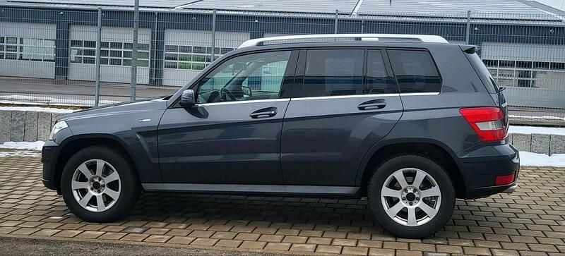Grau Gebraucht 2009 Mercedes GLK220 SUV | 6.950 € (Guter Preis) - Bild 1/4