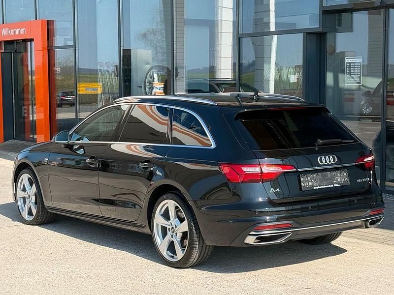 Gebraucht Audi A4 Advanced 150 PS (110 kW) 2023 Mythosschwarz metallic Kombi