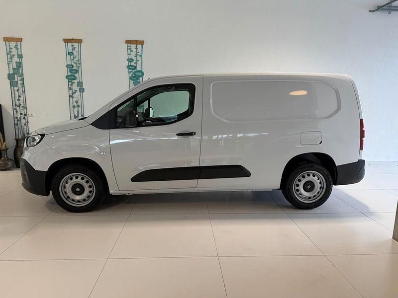 Neu Fiat Doblò 131 PS (96 kW) 2026 Gelato weiss Van / Kleinbus